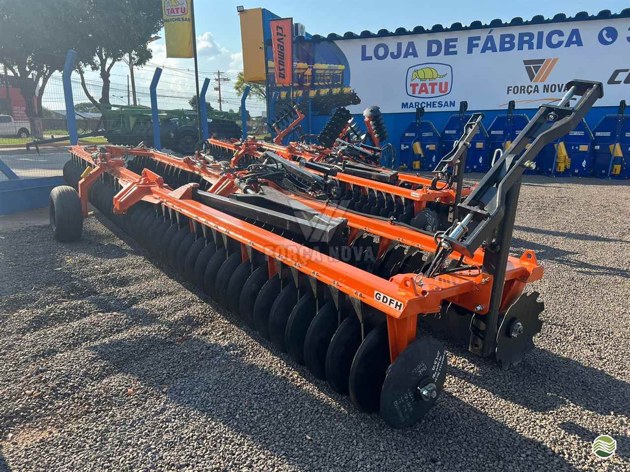 IMPLEMENTOS AGRICOLAS GRADE NIVELADORA NIVELADORA 84 DISCOS Força Nova Agrícola DOURADOS MATO GROSSO DO SUL MS